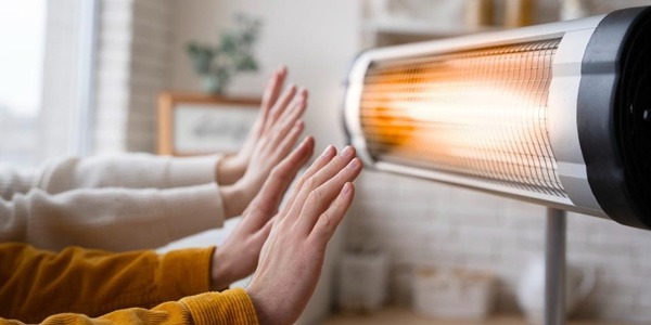 القضاء التركي ينصف موظفًا استقال بسبب غياب التدفئة في المكتب