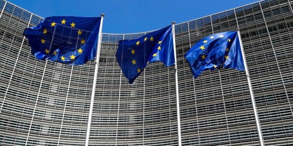 الاتحاد الأوروبي يبحث إمكانية تقديم دعم للجنة الوطنية لإدارة غزة