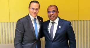 وزير النفط والغاز يشارك في مؤتمر "الغاز المسال" بقطر