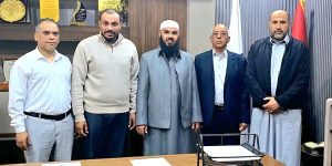 عميد بلدية اجخرة يبحث تأسيس برامج دراسات عليا بكلية تقنيات الطاقة