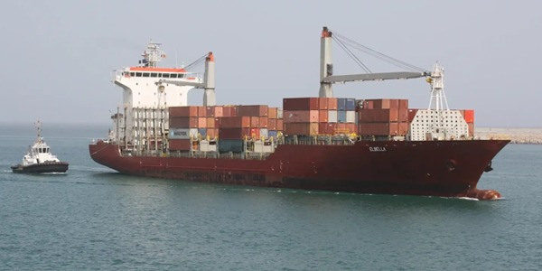 وصول سفينتي “ELBELLA” و“ODYSSEY” إلى ميناء طرابلس محمّلتين بـ681 حاوية