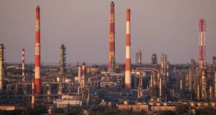 ارتفاع أسعار النفط قرب أعلى مستوى في 7 أشهر وبرنت يتخطى 70 دولارا