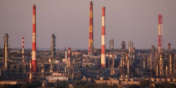 ارتفاع أسعار النفط قرب أعلى مستوى في 7 أشهر وبرنت يتخطى 70 دولارا