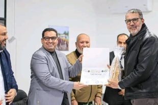 في تصعيد جديد للتوتر بين واشنطن وطهران، أعلنت إدارة الرئيس السابق دونالد ترامب استعدادها لتنفيذ ضربات عسكرية محتملة، مؤكدة أن إيران أمام خيارين: التوصل إلى اتفاق نووي أو مواجهة القوة.