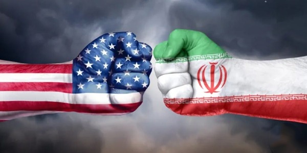 الجيش الإيراني يلوّح بالمواجهه إمّا المصالحة أو الحرب مع واشنطن