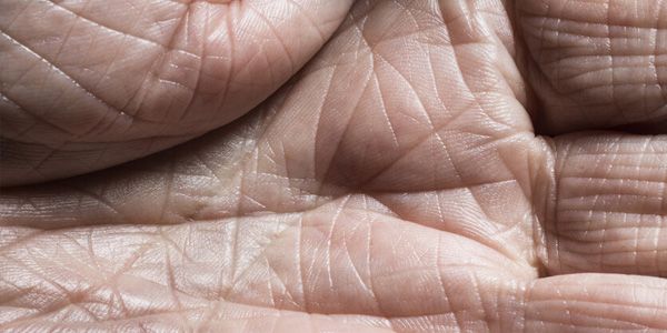 اكتشاف "سحّاب بيولوجي" في الجلد قد ينهي عصر التجاعيد والندوب