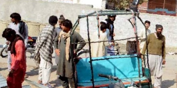 17 قتيلاً في تفجيرين واشتباكات مسلحة شمال غرب باكستان