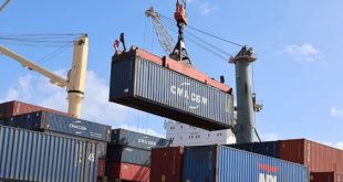 تفريغ 240 حاوية وشحن 249 فارغة على متن السفينة MARINA L بميناء الخمس البحري