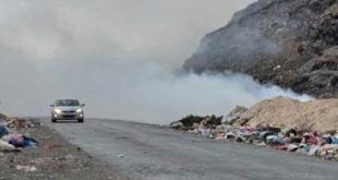 الإصحاح البيئي يزور مكب الخمس لتطوير إدارة النفايات