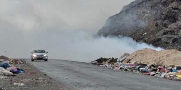 الإصحاح البيئي يزور مكب الخمس لتطوير إدارة النفايات