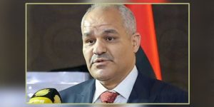 محافظ مصرف ليبيا المركزي يصدر قرارًا بتحديد سقف السحب لـ 250 دينار