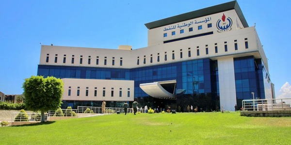 مؤسسة النفط : تفاوت في أرصدة الوقود واستمرار حركة الناقلات بالموانئ