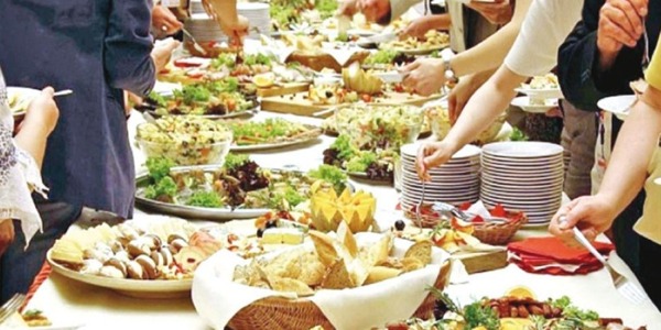 الشراء الاندفاعي في رمضان.. بين روحانية الشهر وضغط الاستهلاك