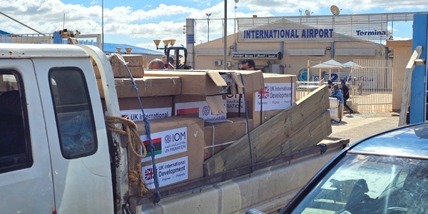 بريطانيا تمنح مطار بنينا أجهزة اتصال وأنظمة متطورة لاكتشاف الوثائق المزورة