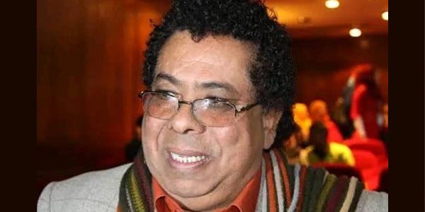 بعد مسيرة فنية امتدت لأكثر من خمسة عقود، رحل الفنان والممثل الكوميدي الليبي صلاح الشيخي عن عمر ناهز 72 عامًا، إثر معاناة مع المرض، داخل أحد مستشفيات مدينة بنغازي، تاركًا خلفه إرثًا من الأعمال التي ارتبطت بذاكرة الجمهور الليبي في المسرح والتلفزيون..