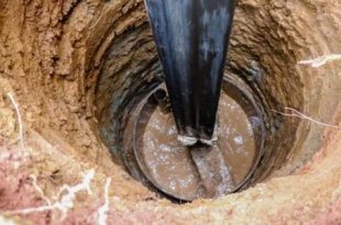 الوطنية للنفط تنفّذ بئر مياه ارتوازية في مرحان بالزنتان