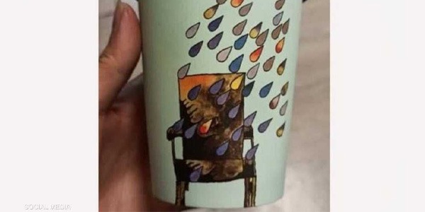 إغلاق سلسلة مقاهٍ في طهران بسبب تصاميم “مثيرة للجدل” على الأكواب