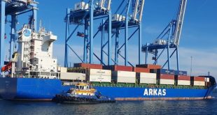 وصول سفينتي حاويات إلى ميناء طرابلس وتحرك إحداهما نحو بنغازي