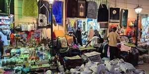 لافتات التخفيض تغري الزبائن .. والمواطنون يردون : الأمر مجرد خدعة تسويقية 