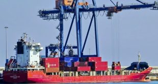 3 سفن شحن تقترب من ميناء بنغازي خلال ساعات