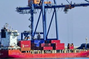 3 سفن شحن تقترب من ميناء بنغازي خلال ساعات