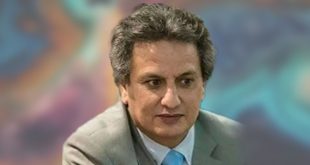 قلم في مواجهة الظلام