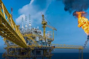 شبح  مضيق هرمز هل تعيد الحرب مع إيران رسم خريطة أسعار النفط ؟