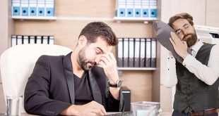 المعاملات في رمضان مؤجلة وشعار الموظفين "تعال بعد العيد "