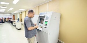 ضعف الخدمات اللوجستية والبيروقراطية يفتان في عضد الدفع الإلكتروني