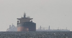 دول تقترح ممرا آمنا لنحو 20 ألف بحار عالقين بالخليج