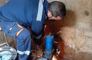 صيانة عاجلة تعيد تشغيل خط تغذية مزارع مشروع الحنيوة