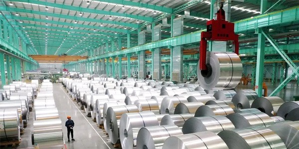 هجمات إيرانية تربك إمدادات الألمنيوم العالمية