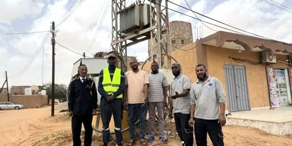 إصلاح محول كهرباء بحي كلالة وإعادة التيار للمنازل المتضررة