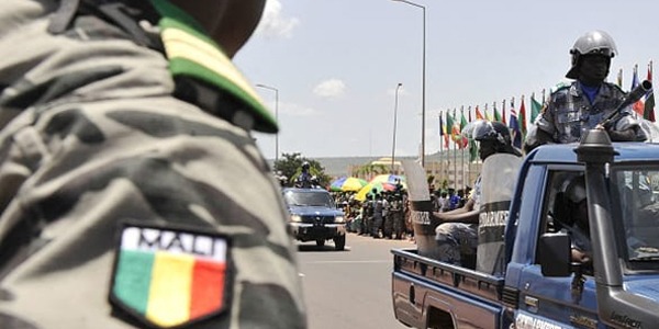 انفجارات واشتباكات في العاصمة المالية "باماكو"