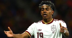 أنا مسلم، الحمد لله .. لامين يامال يواجه هتافات الكراهية  في الملاعب الإسبانية