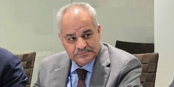 إجراءات لتعزيز الدينار وضخ الدولار وتنظيم سوق الصرف