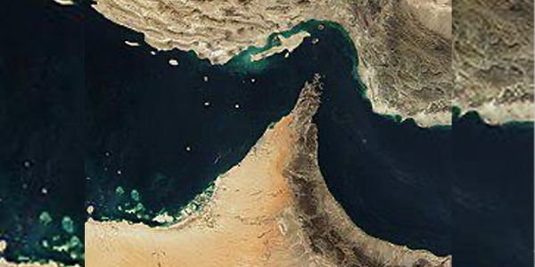 مضيق هرمز .. شبح الألغام يخيم على تقديرات البنتاغون و يصطدم بالنفي الإيراني