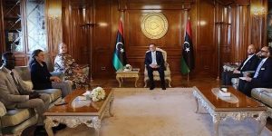 الدبيبة يؤكد دعم المسار الانتخابي خلال لقائه المبعوثة الأممي