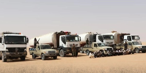 ضبط شحنة أسلحة ووقود مهرب على طريق وادي الذهب بمرزق وإيقاف سائق أجنبي