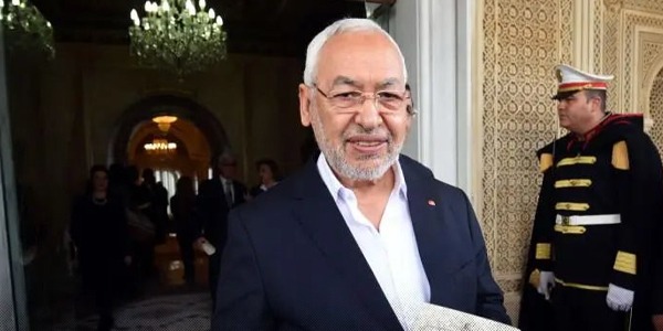 تونس: نقل راشد الغنوشي من السجن إلى المستشفى بعد تدهور حالته الصحية