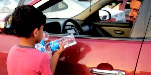 الفقر والتفكك الأسري فاقما من ظاهرة تسرب الأطفال من المدارس