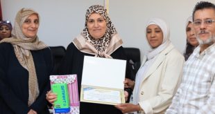 فبراير تكرم سالمة عطيوة تقديرًا لمسيرتها بمناسبة اليوم العالمي لحرية الصحافة