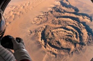 مشهد استثنائي في جبل أركانو يخطف أنظار العالم