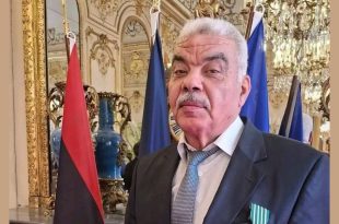 حارس الآثار الليبية البروفيسور خالد الهدار  يتقلد في باريس وسام  الفنون والآداب