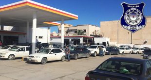 الداخلية تطمئن الليبيين: الوقود متوفر ولا داعي للتزاحم أمام المحطات