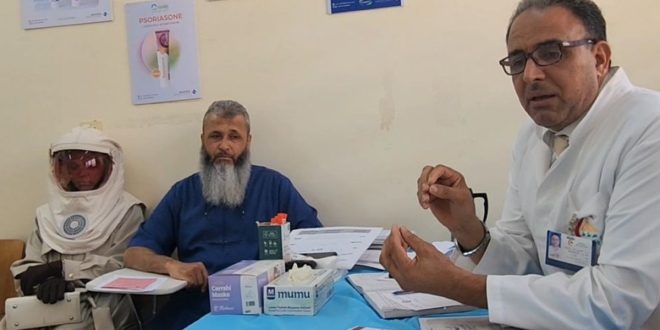 “أطفال القمر” في ليبيا.. حياة محاصرة بالشمس والمعاناة