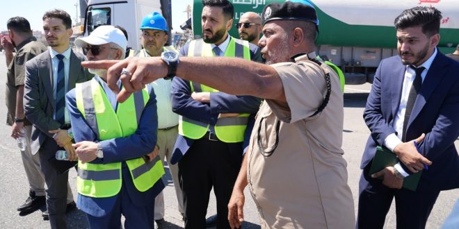 وزير الاقتصاد والتجارة يتابع تسريع الإفراج عن البضائع وخفض أسعار السلع