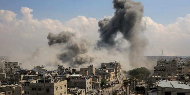 تصعيد ميداني في غزة رغم الهدنة.. عشرات القتلى واستهداف خيام نازحين يفاقمان الأزمة الإنسانية