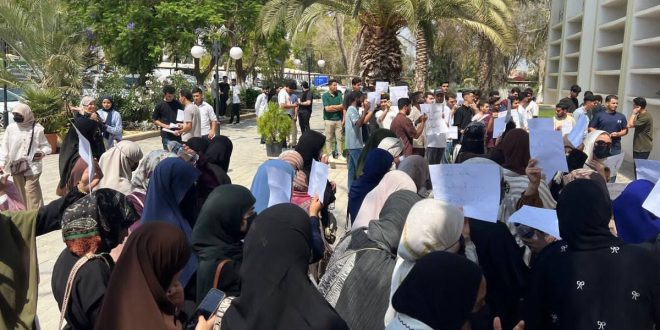 طلبة تمهيدي الطب بجامعة طرابلس يطالبون بتسوية أوضاعهم الأكاديمية