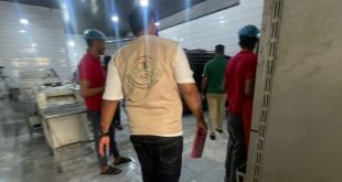 جولة تفتيشية داخل معمل مخبز لتوثيق المخالفات الصحية في سوق الجمعة.